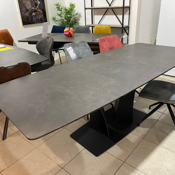 Table CAMELIA