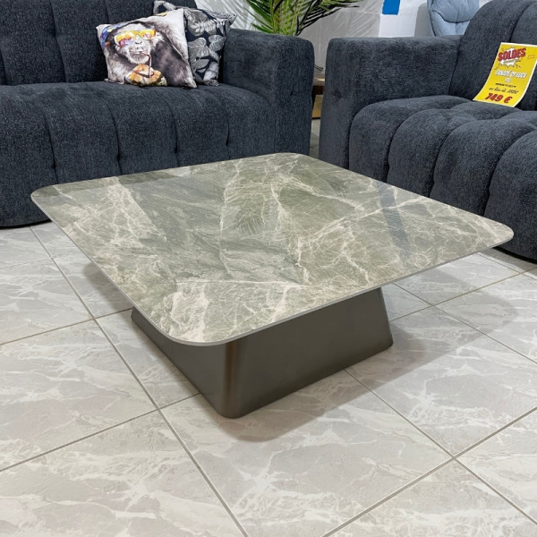 Table basse en céramique