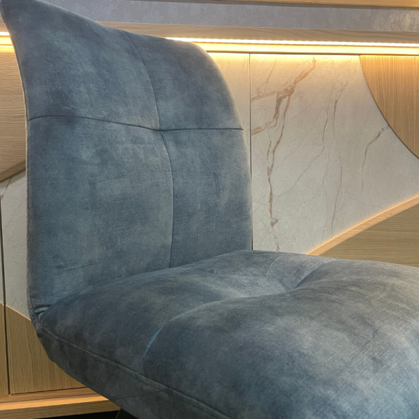 Chaise 9056 - Tissu velours - Pieds bois