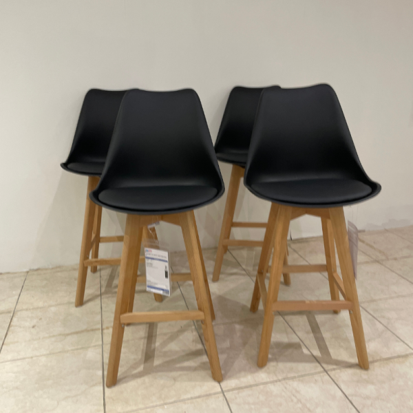 LOT DE 4 TABOURETS SCANDINAVES