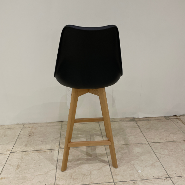 LOT DE 4 TABOURETS SCANDINAVES