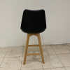 LOT DE 4 TABOURETS SCANDINAVES