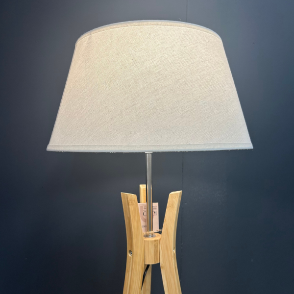 LAMPADAIRE BOIS - MODÈLE D'EXPOSITION