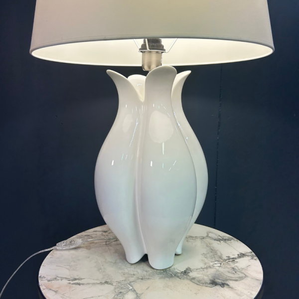 LAMPE BLANCHE COROLLE - MODÈLE D'EXPOSITION