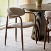 CHAISE LEVANTO AVEC ACCOUDOIRS